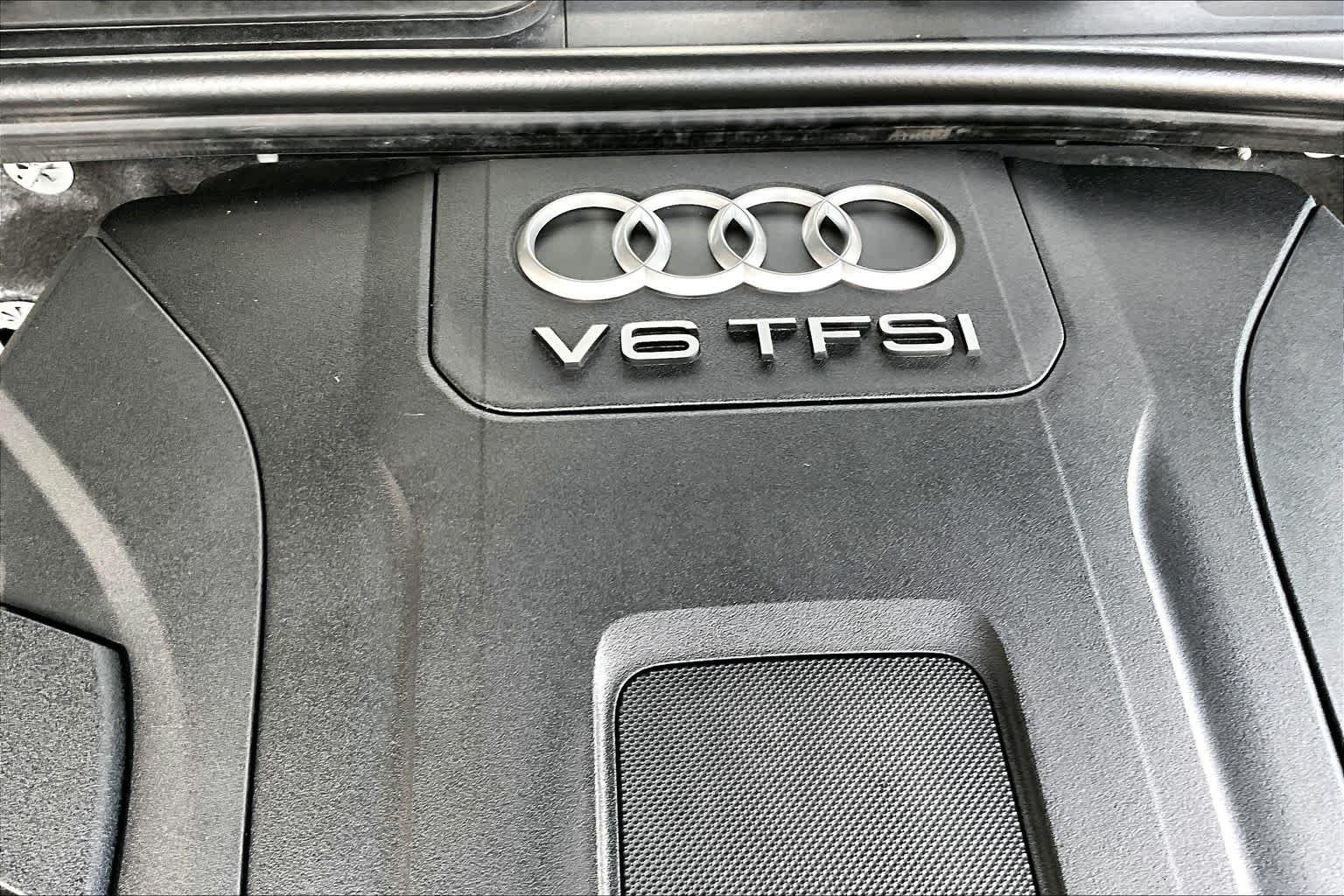 Used 2018 Orca Black Metallic Audi Premium image 33