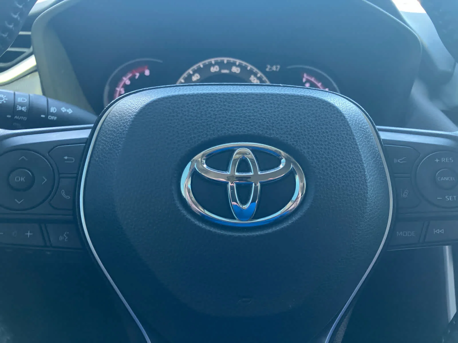 Used 2019 Blizzard Pearl Toyota Limited image 15