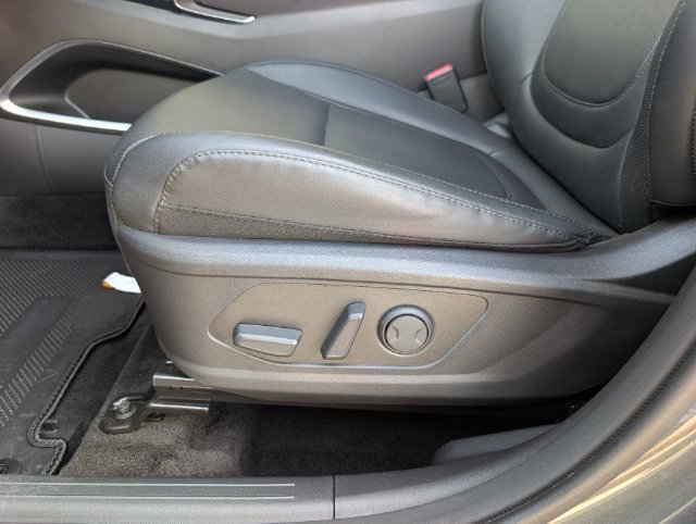 Used 2024 Gray Hyundai SEL Convenience image 18