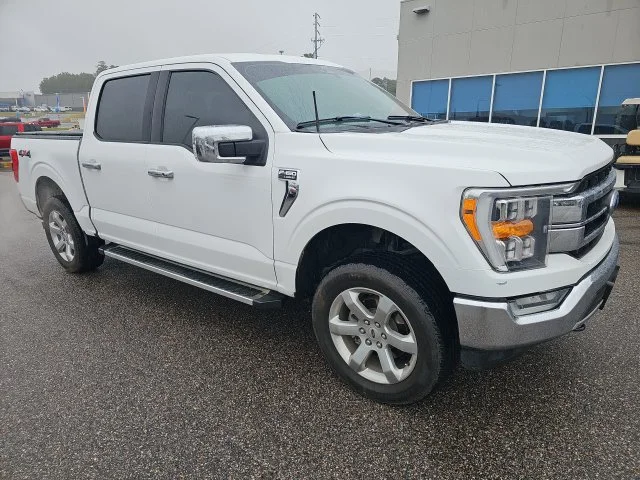 Used 2022 White Ford Lariat image 1