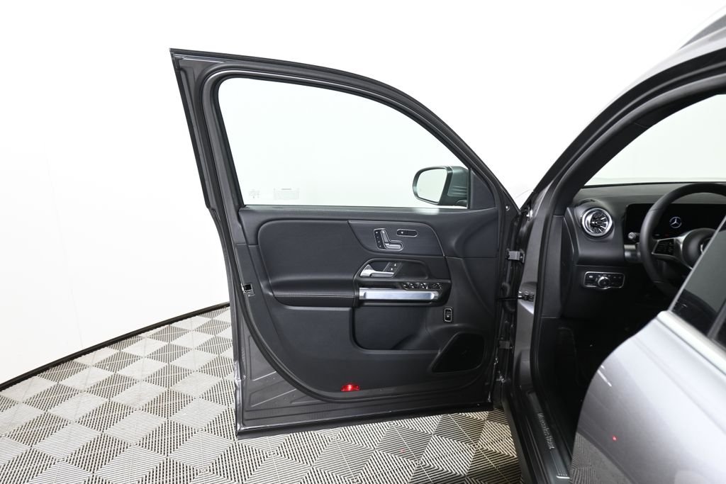 2026 Mercedes-Benz GLB GLB 250 - Photo 30
