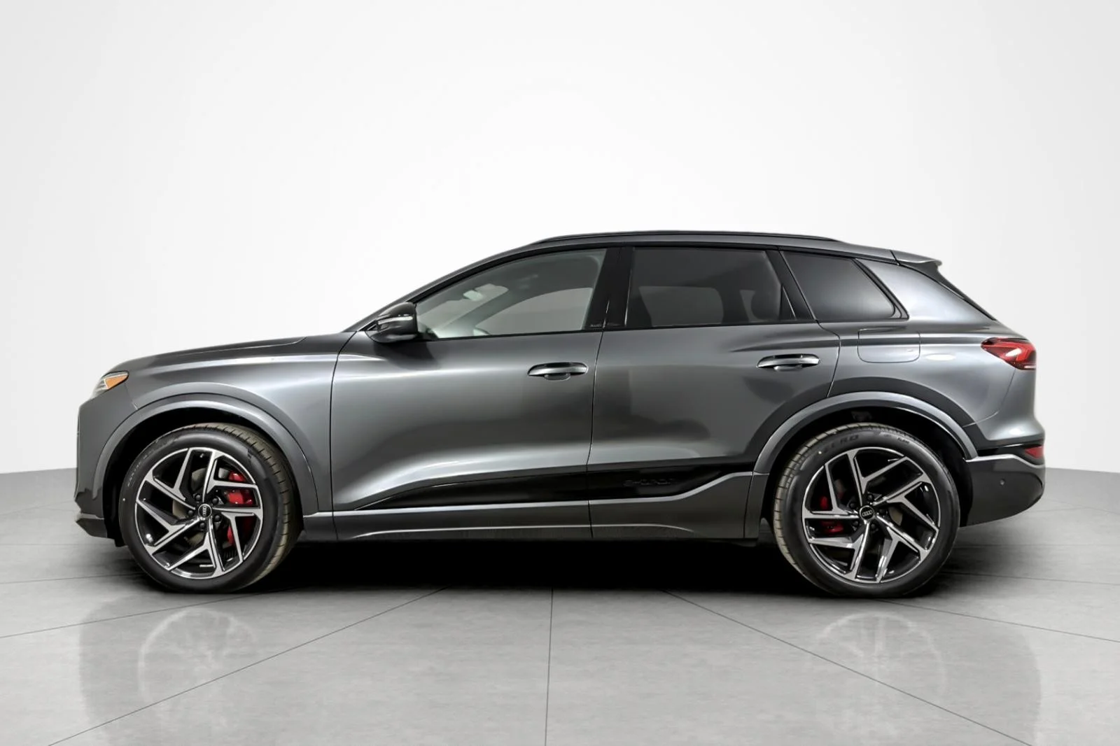 New 2027 Daytona Gray Pearl Effect Audi Premium Plus quattro image 3