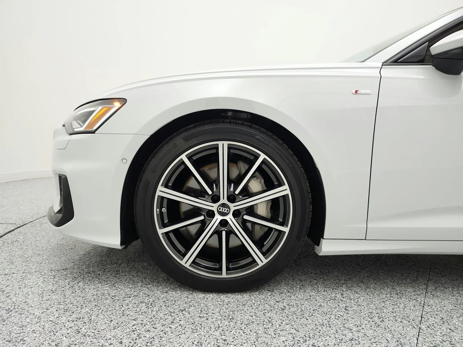 Used 2025 Glacier White Metallic Audi Premium image 18