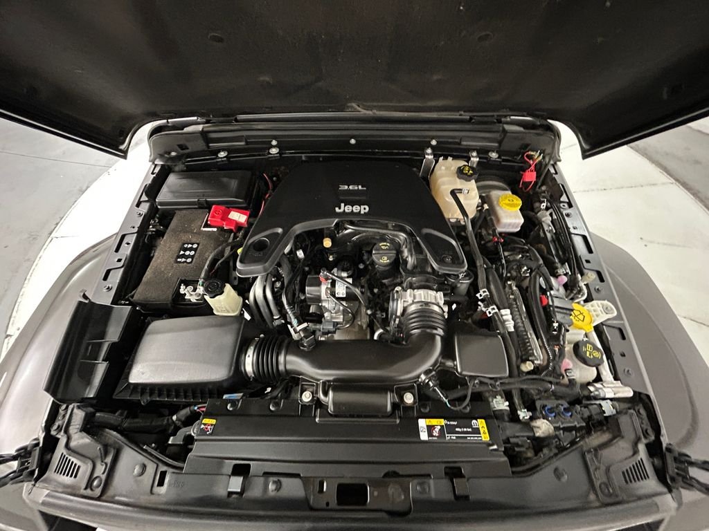 Used 2021 Gray Jeep Unlimited Sahara image 21
