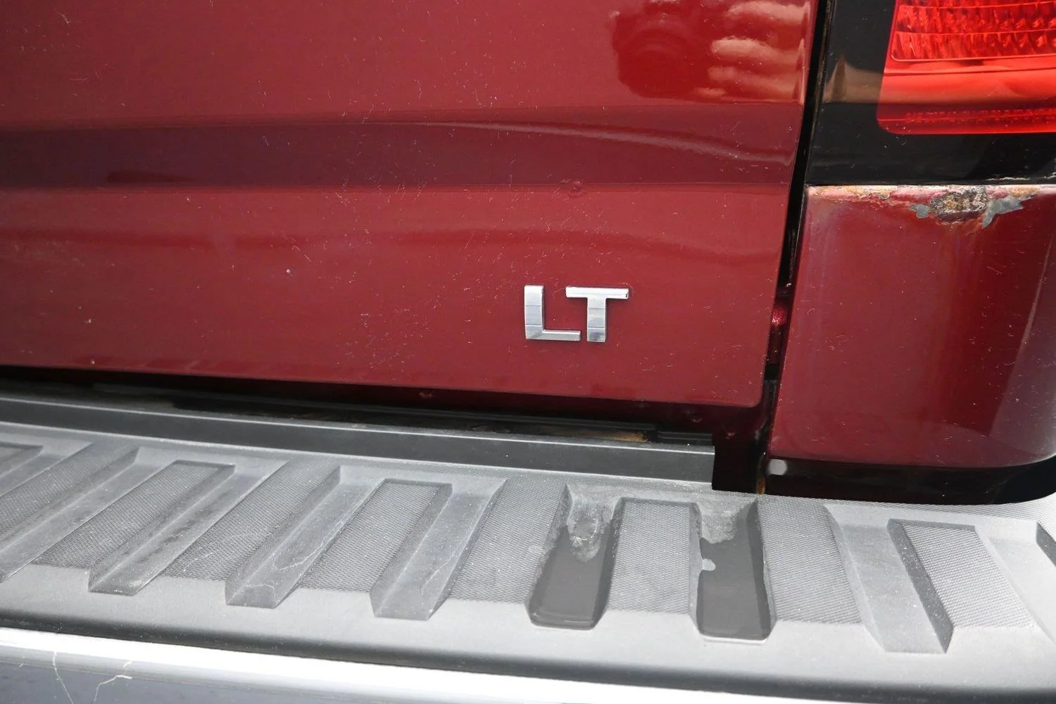 Used 2016 Siren Red Tintcoat Chevrolet LT image 13