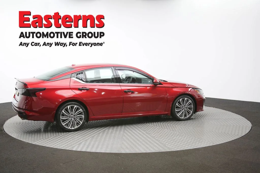 Used 2023 Red Nissan 2.5 SL image 43
