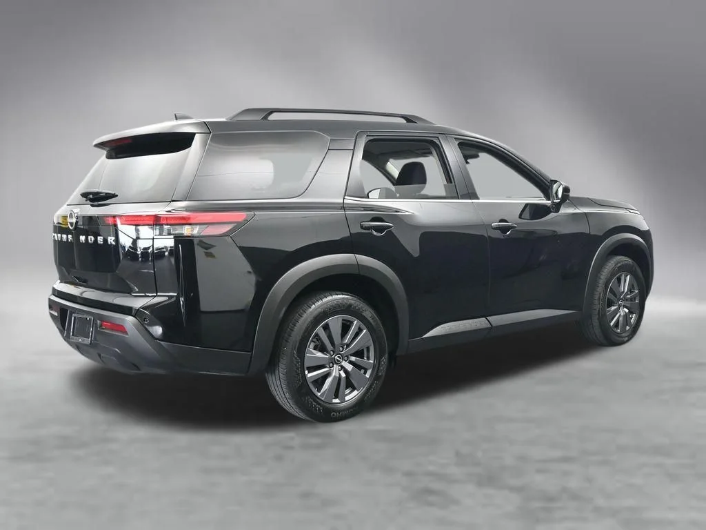 2025 Nissan Pathfinder SV - Photo 7