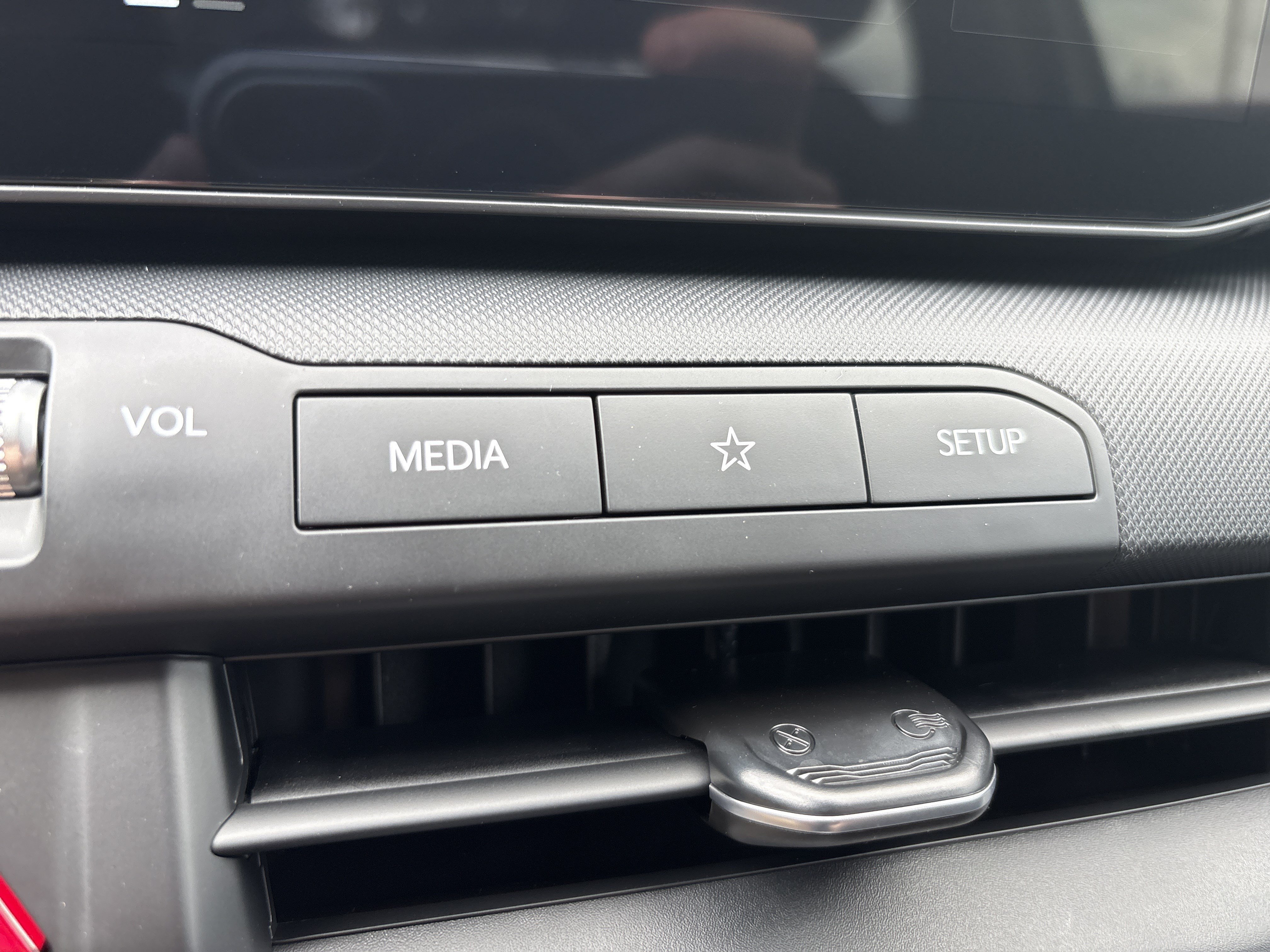 New 2026 Snow White Pearl Kia LXS image 15