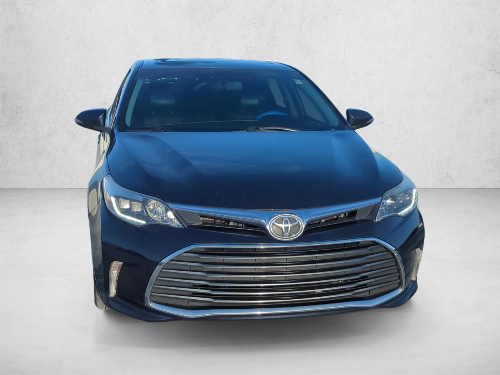 Used 2016 Parisian Night Pearl Toyota Limited image 3