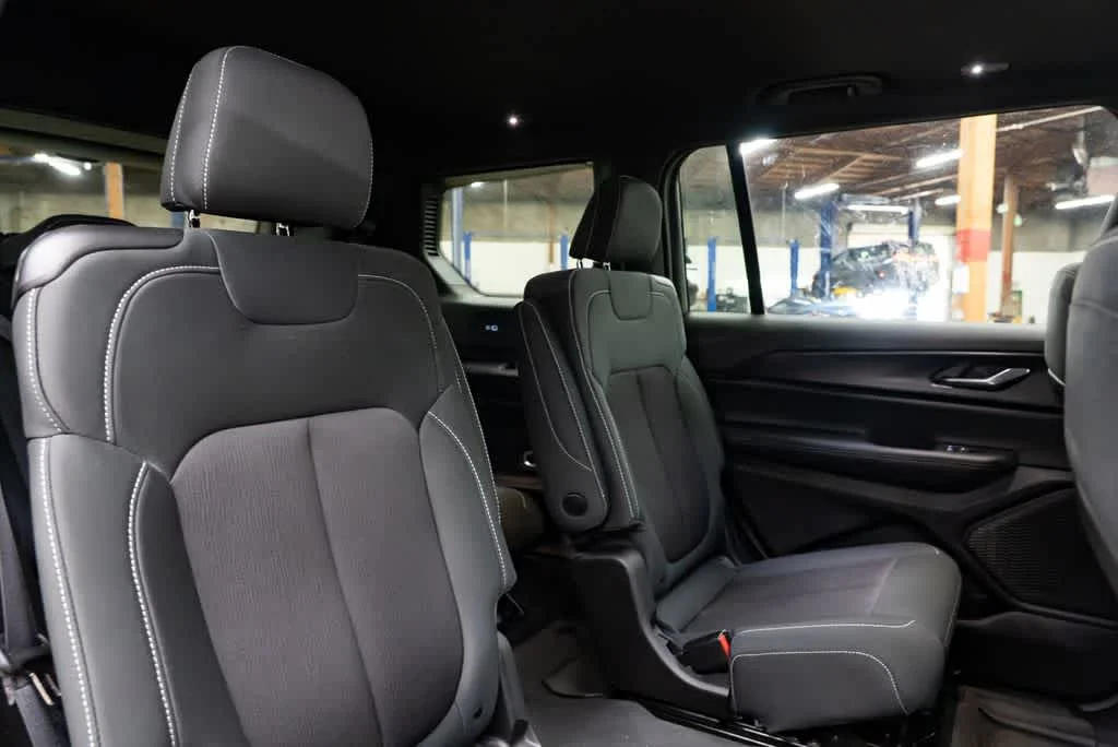Used 2025 Bright White Clearcoat Jeep Laredo X image 29