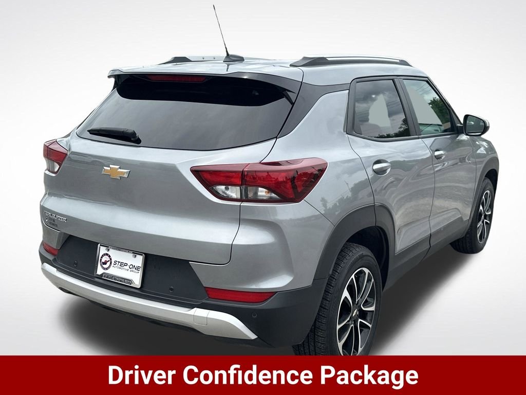 Used 2026 Gray Chevrolet LT image 7