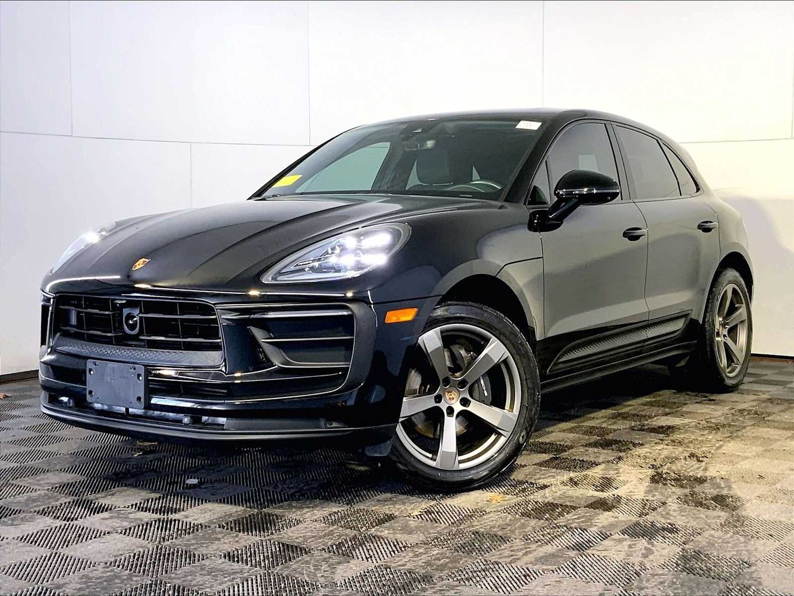 2023 Porsche Macan Base