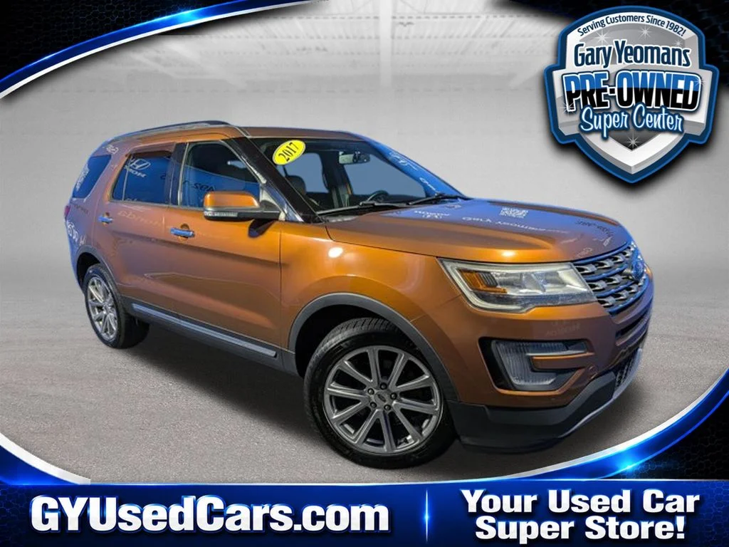 Used 2017  Ford Limited image 1