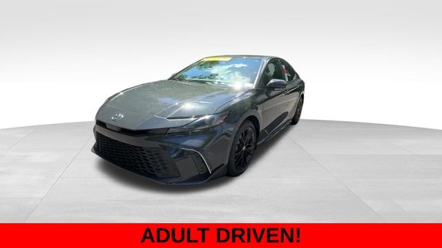 Used 2026  Toyota SE image 2