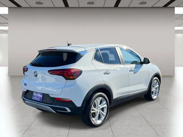 Used 2023 White Buick Preferred image 3