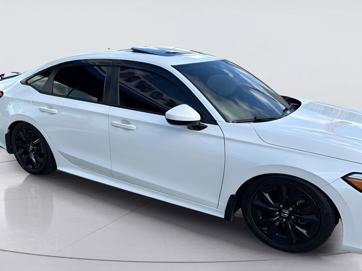 Used 2023 White Honda EX w/o BSI image 3
