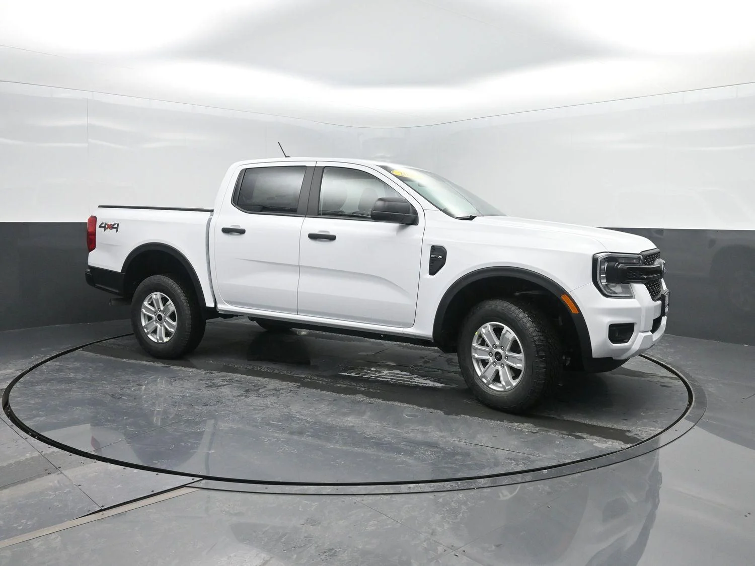 New 2025 Oxford White Ford XL image 3
