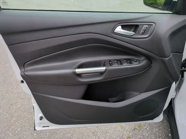 Used 2014 White Ford SE image 12