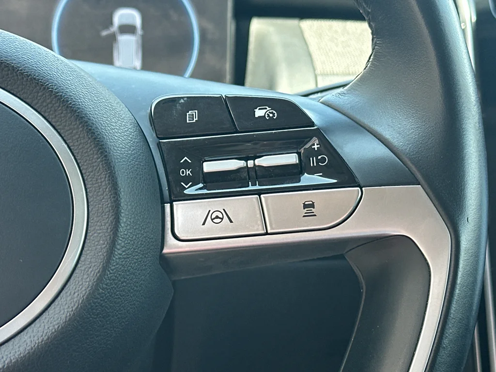 Used 2022 Quartz White Hyundai SEL image 15