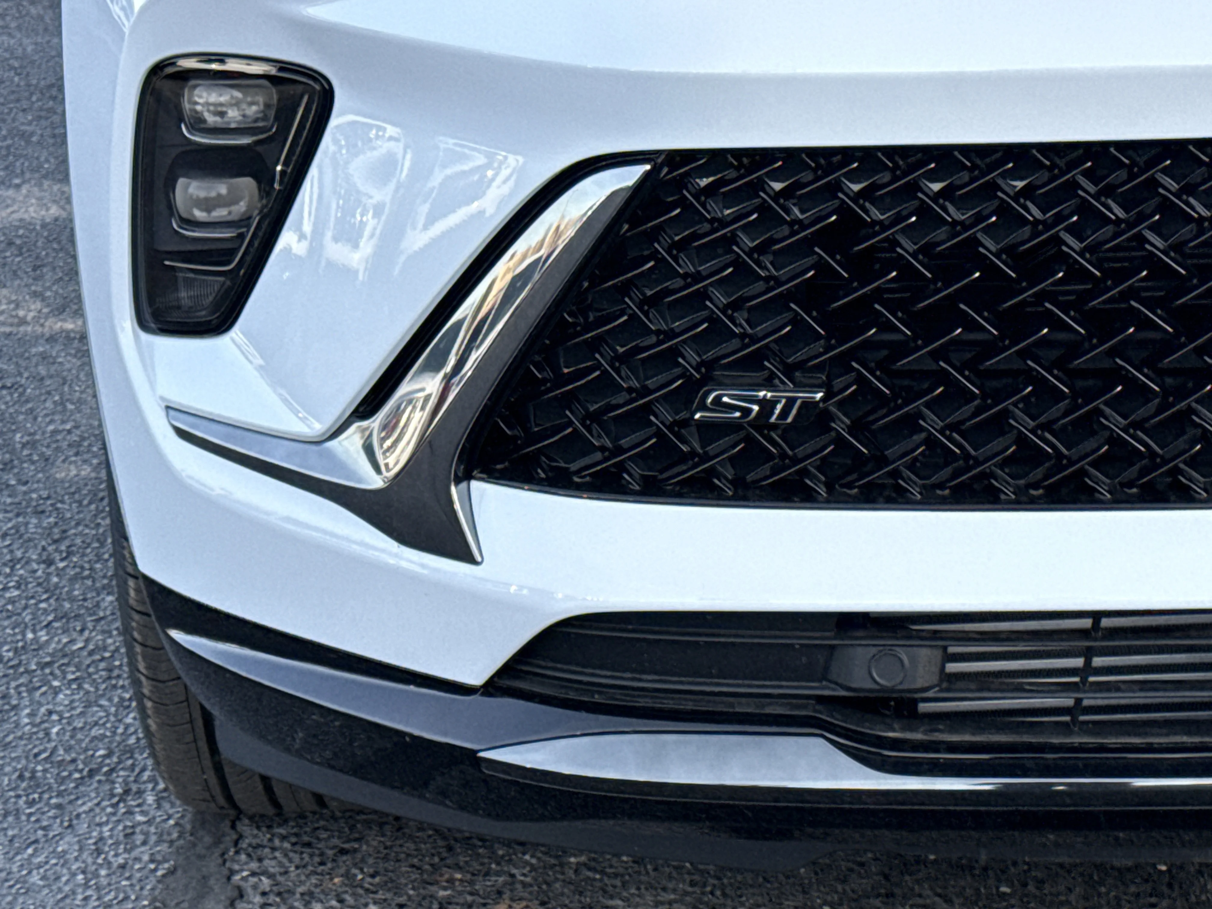 New 2026 Iridescent White Tricoat Buick Sport Touring AWD image 13