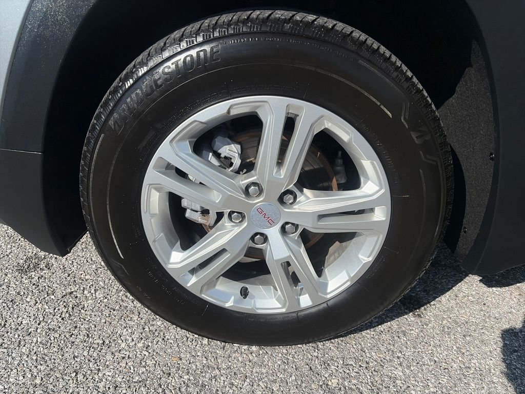 Used 2024 Silver GMC SLE image 26