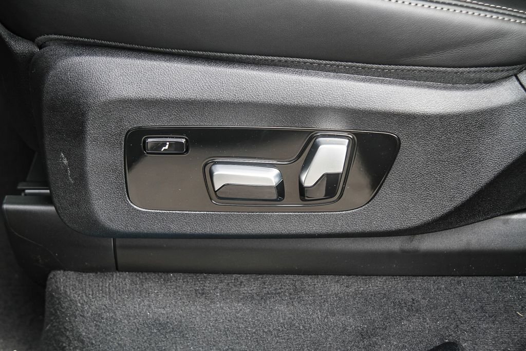 2026 BMW X7 ALPINA XB7 - Photo 16