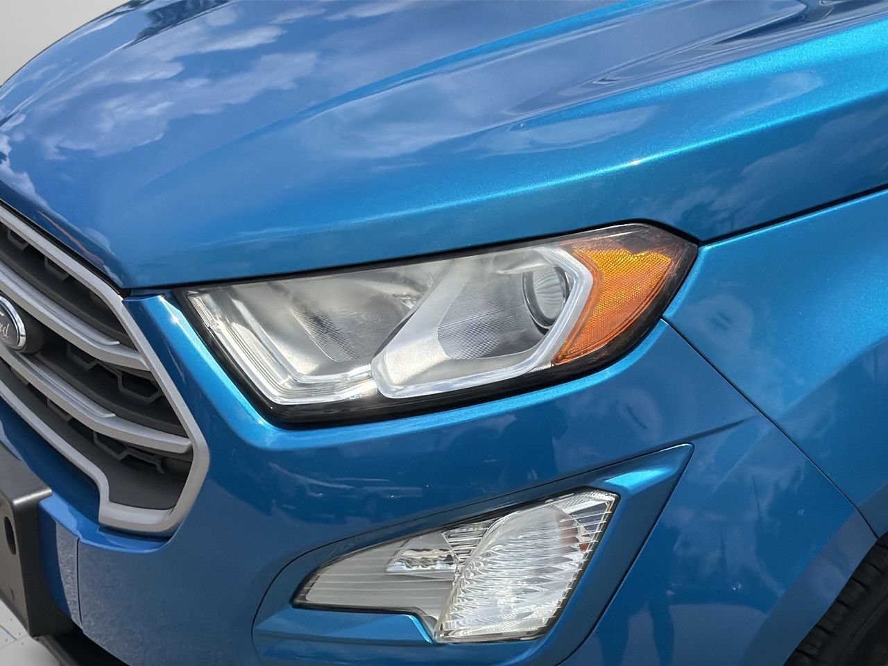 Used 2020 Blue Candy Ford SE image 6
