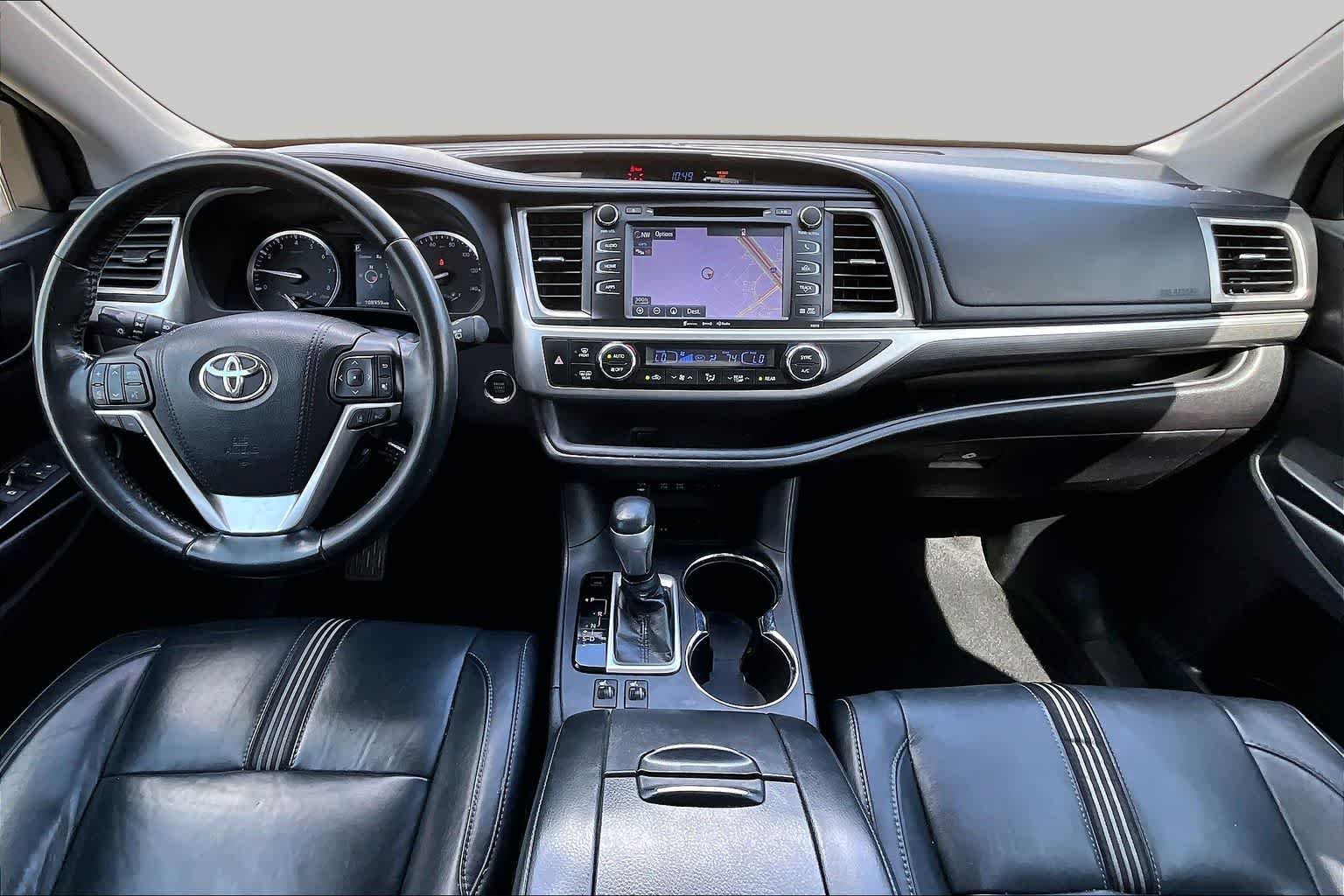 Used 2018 Blizzard Pearl Toyota SE image 24
