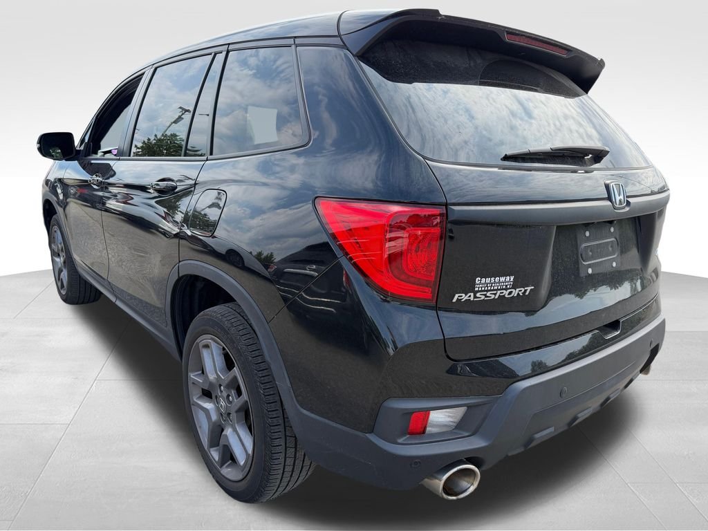 Used 2023  Honda EX-L image 2