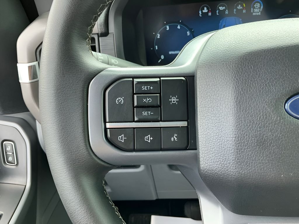 Used 2025 Gray Ford XLT image 26