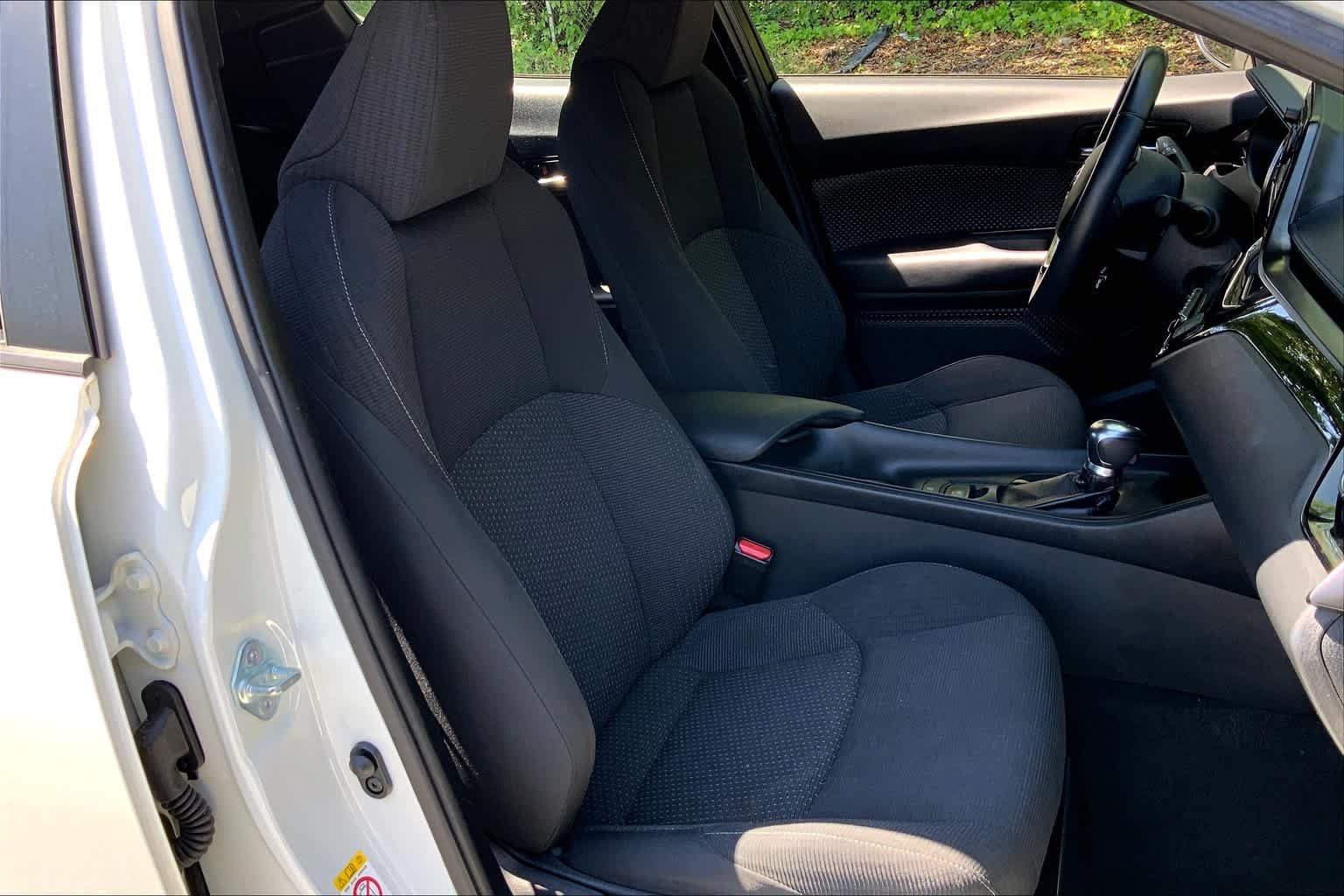 Used 2018 Blizzard Pearl Toyota XLE image 8