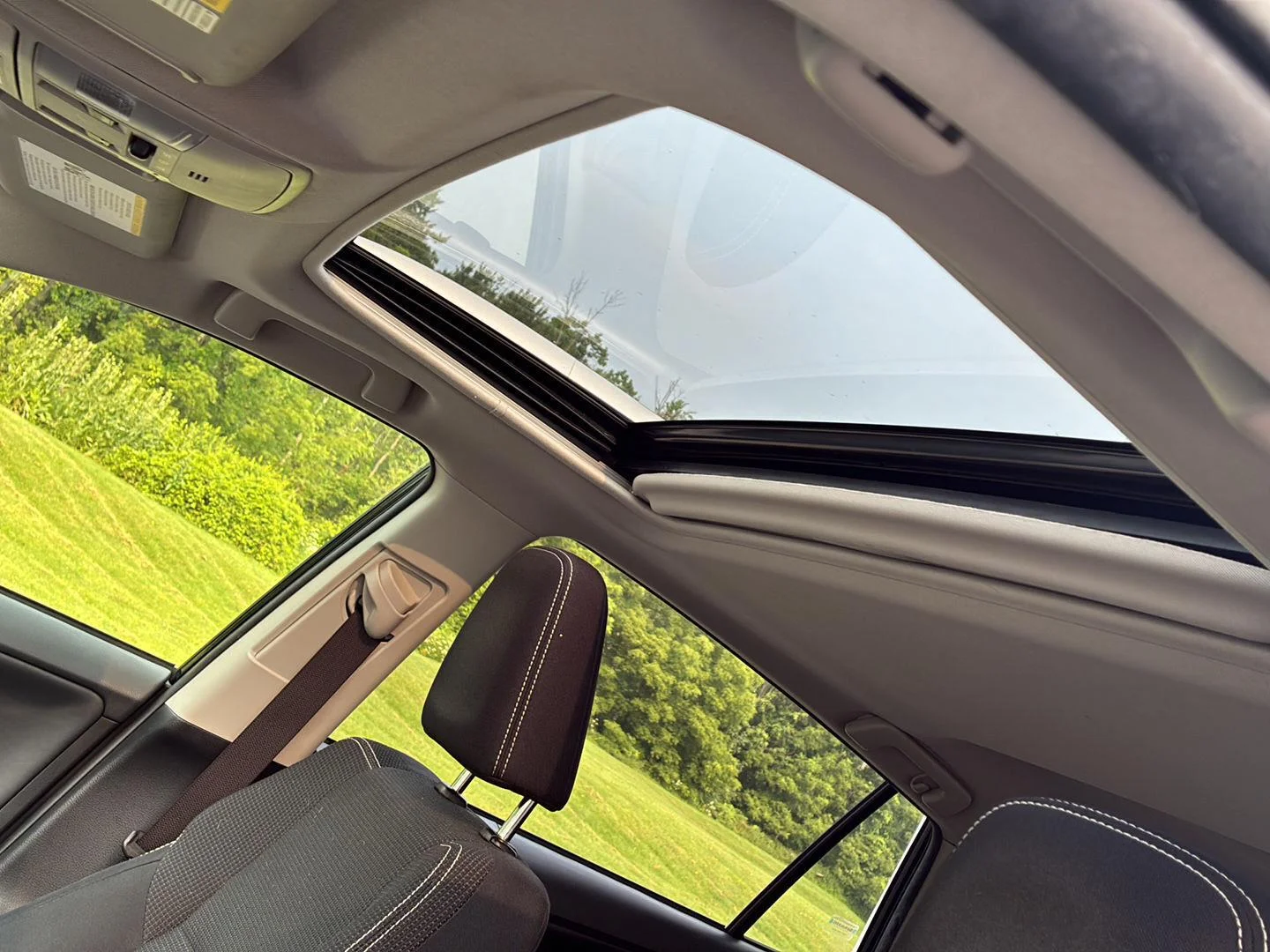 Used 2017 Galactic Aqua Mica Toyota XLE image 8