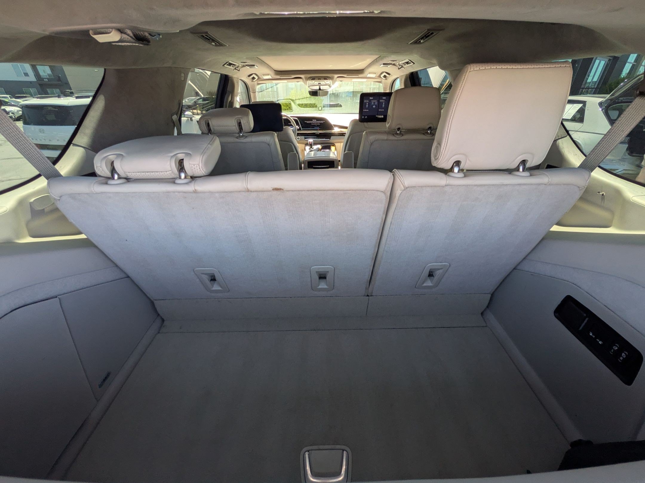 Used 2021 Sandstone Metallic Cadillac Premium Luxury Platinum image 30