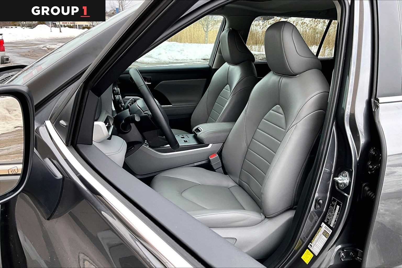 2025 Toyota Highlander XLE - Photo 9