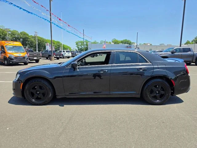 2015 Chrysler 300 Limited - Photo 4