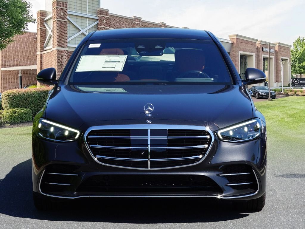 New 2026 Graphite Grey Metallic Mercedes-Benz S 580 image 2