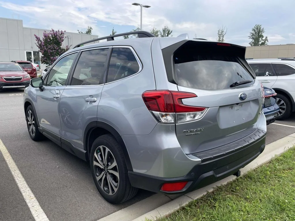 Used 2020 Ice Silver Metallic Subaru Limited image 3