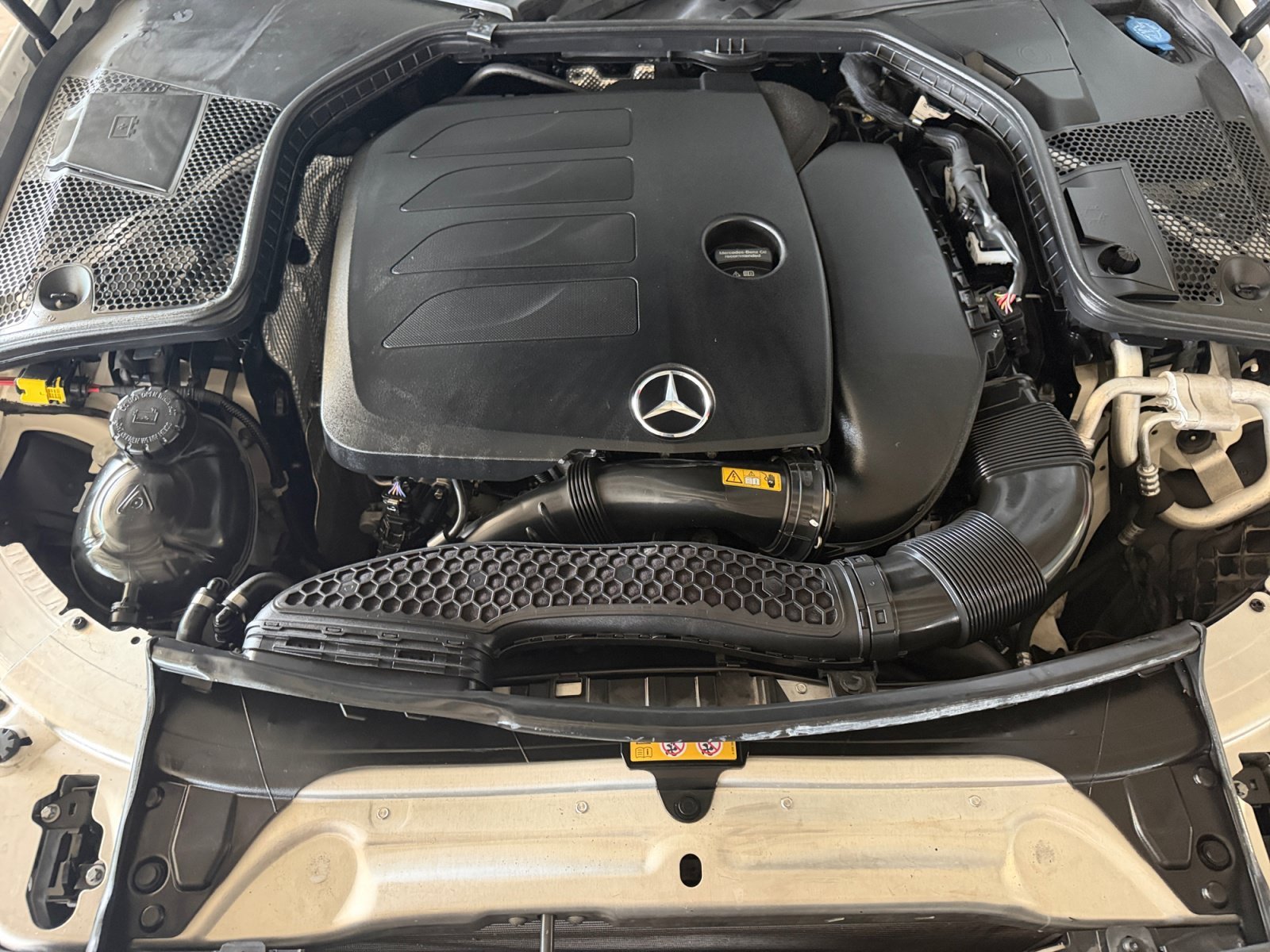 Used 2019 designo Diamond White Metallic Mercedes-Benz C 300 image 20