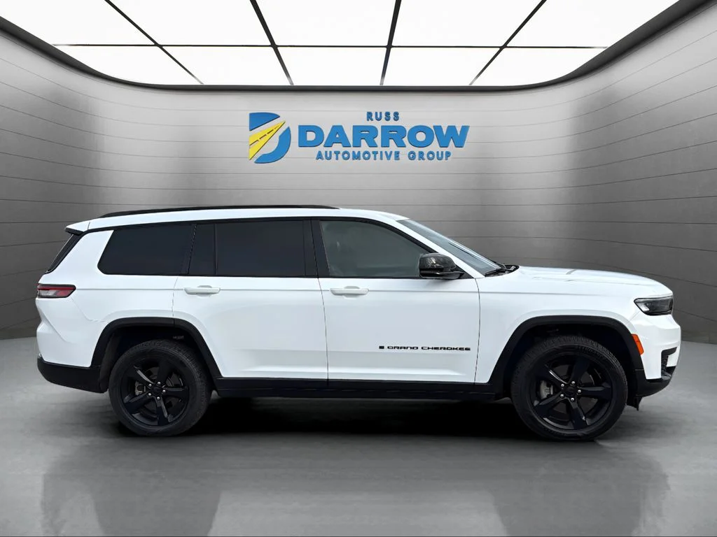 Used 2021 White Jeep Altitude image 6