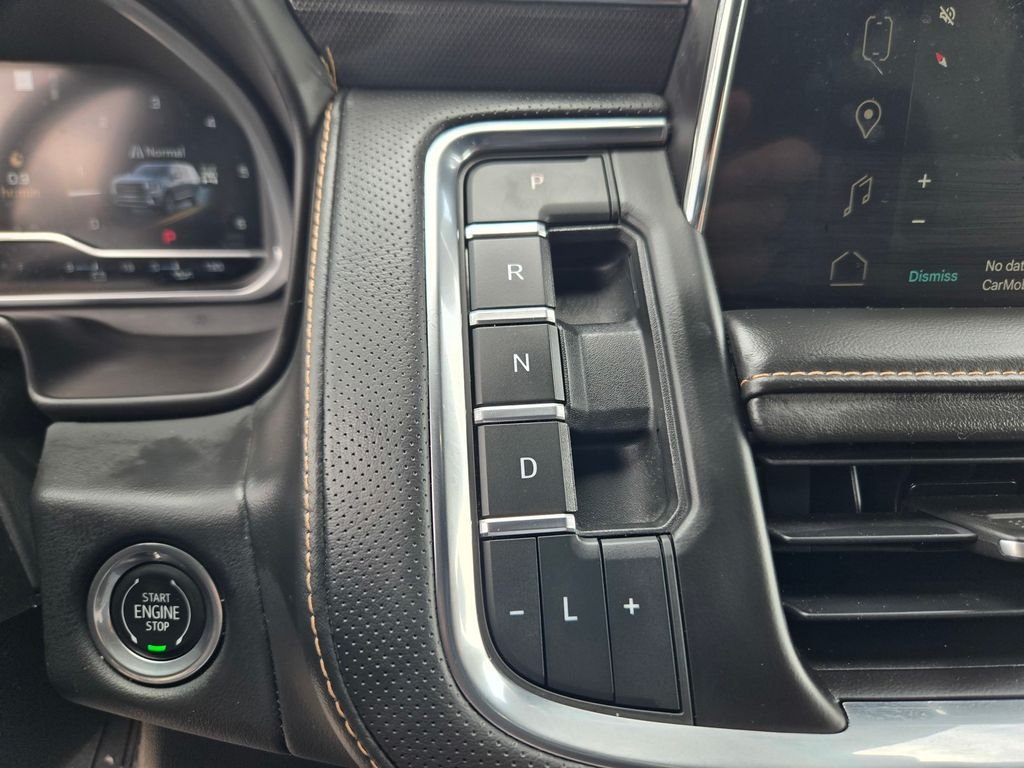 Used 2023 White GMC AT4 image 14