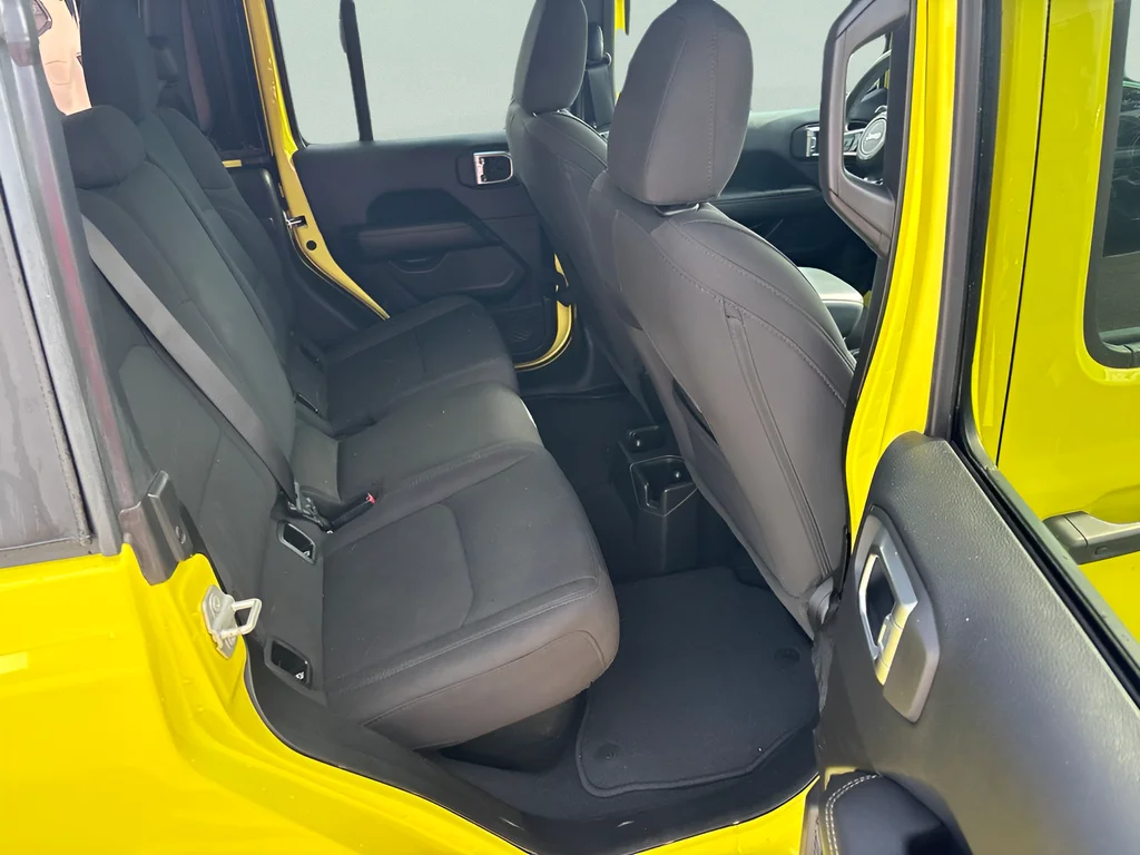 Used 2023 High Velocity Clearcoat Jeep Overland image 11