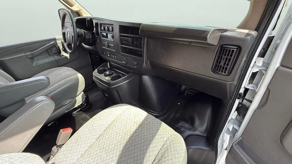 Used 2023 Summit White Chevrolet 1LS image 28