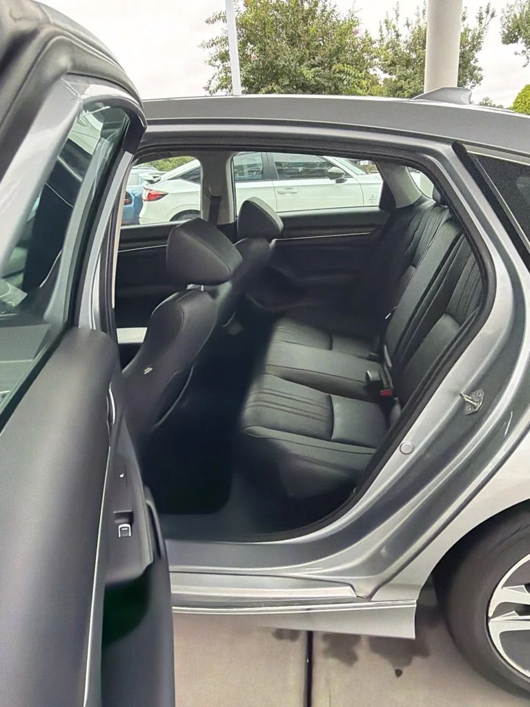 Used 2020 Silver Honda Touring image 9