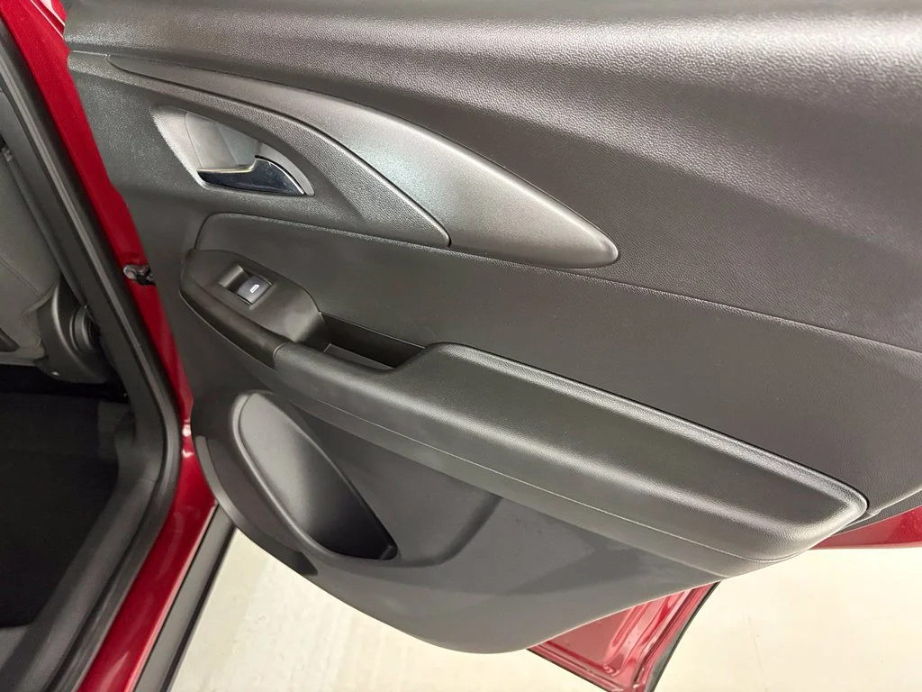 Used 2025 Crimson Metallic Chevrolet LT image 40
