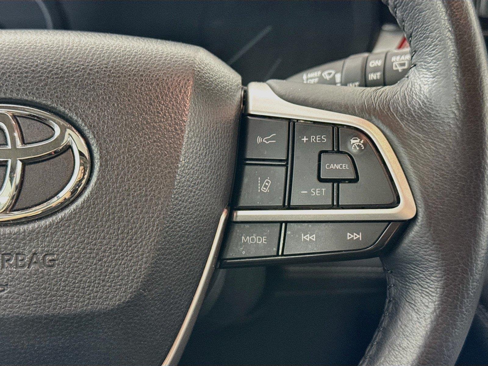 Certified Used 2025 Magnetic Gray Metallic Toyota XLE 8-Passenger image 20