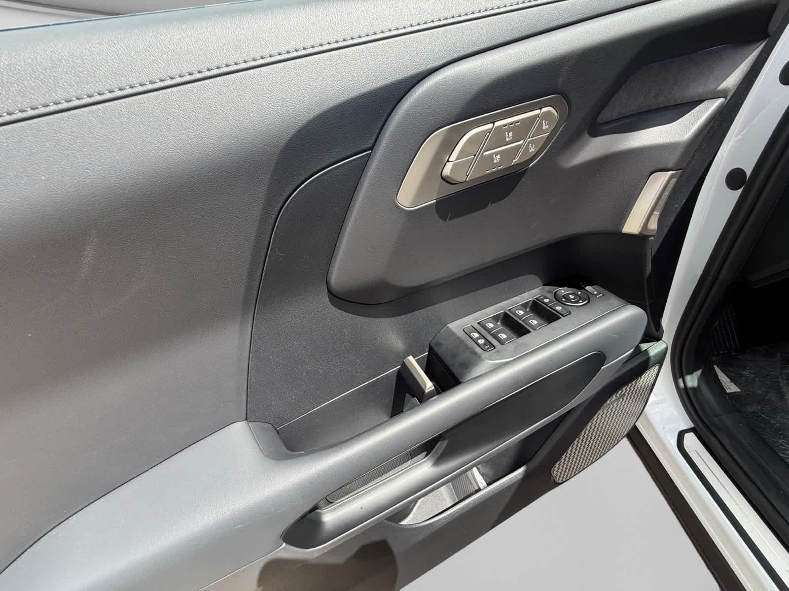 2027 Kia Telluride SX - Photo 10