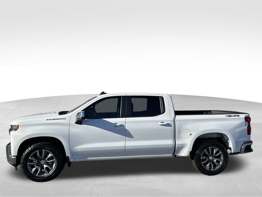 Used 2022 White Chevrolet LT image 3