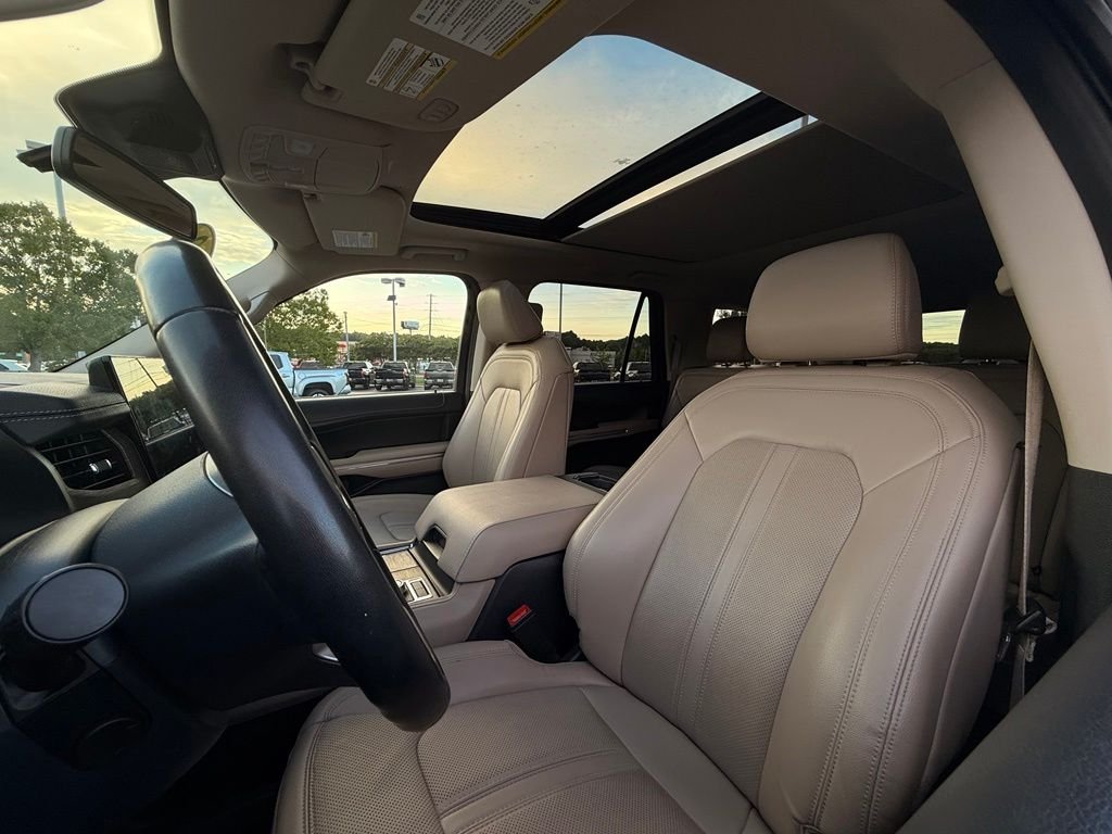 Used 2022 White Ford Limited image 27
