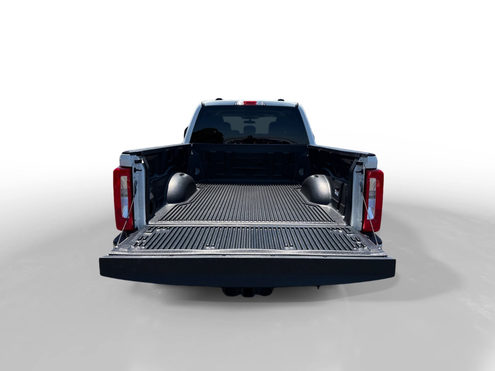 Used 2025 Oxford White Ford XLT image 16