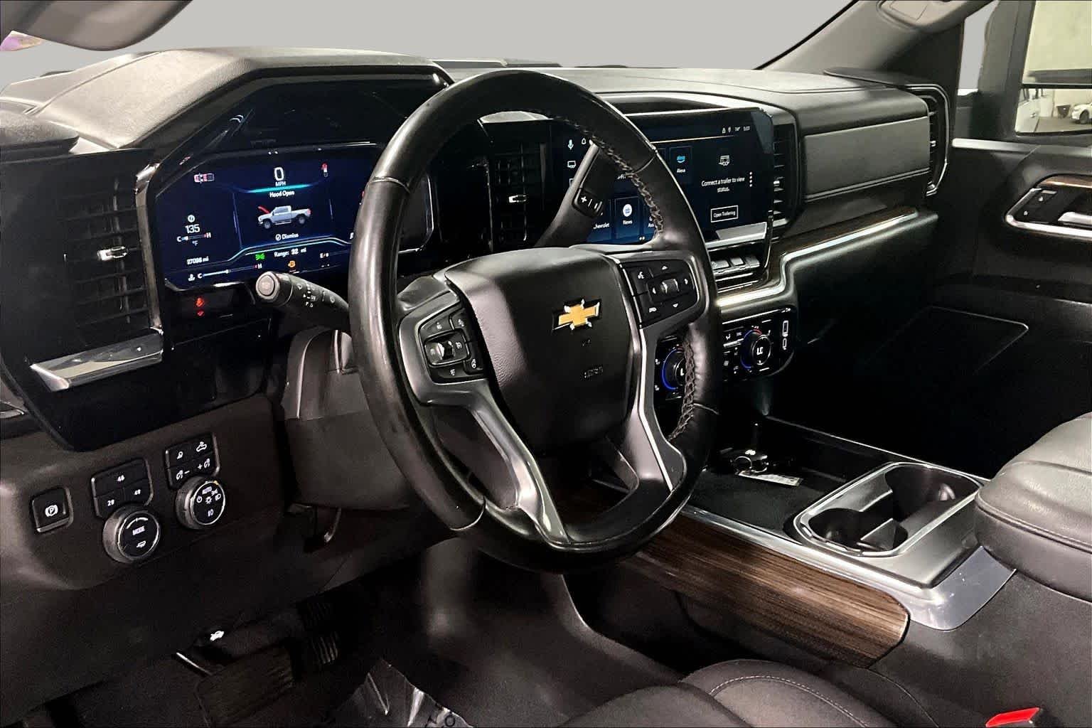 Used 2025 Summit White Chevrolet LT image 18